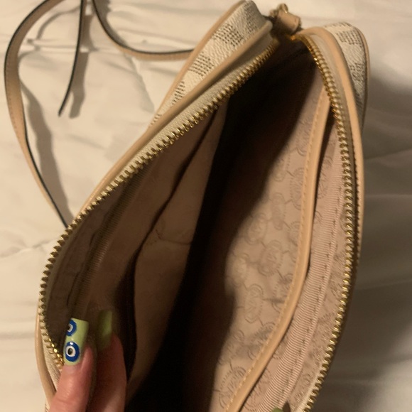 Michael Kors Signature Jet Set East West Crossbody - Picture 3 of 4